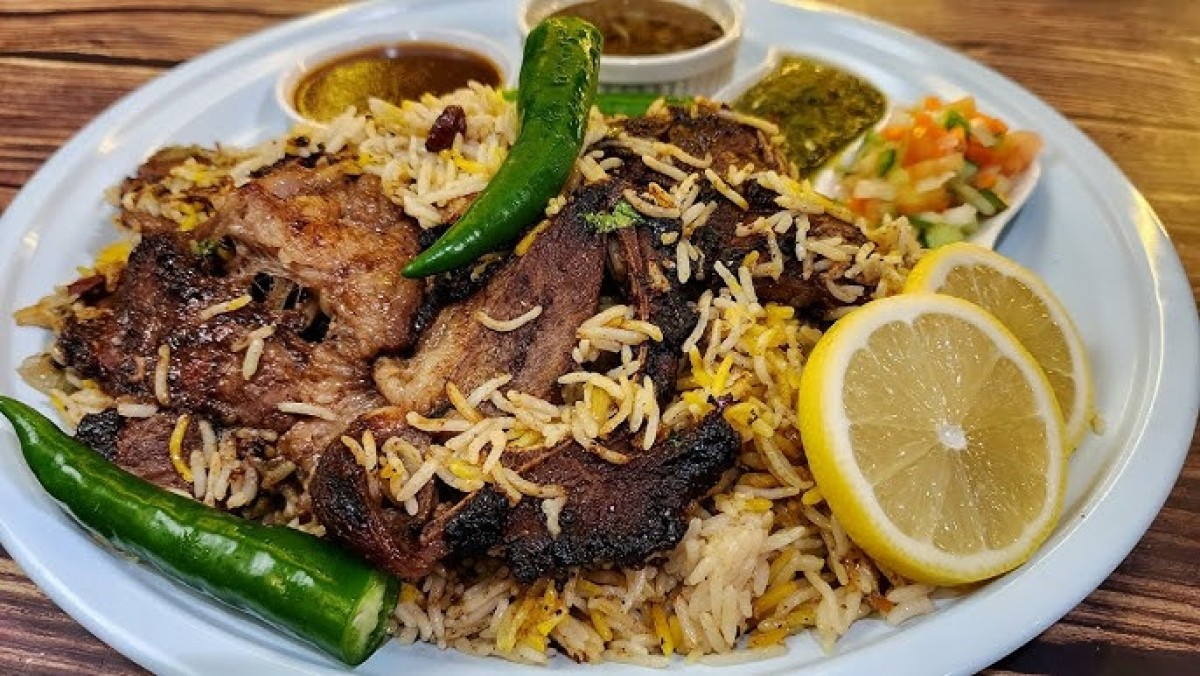 Wisata Kuliner di Makkah dan Madinah: Makanan yang Wajib Dicoba