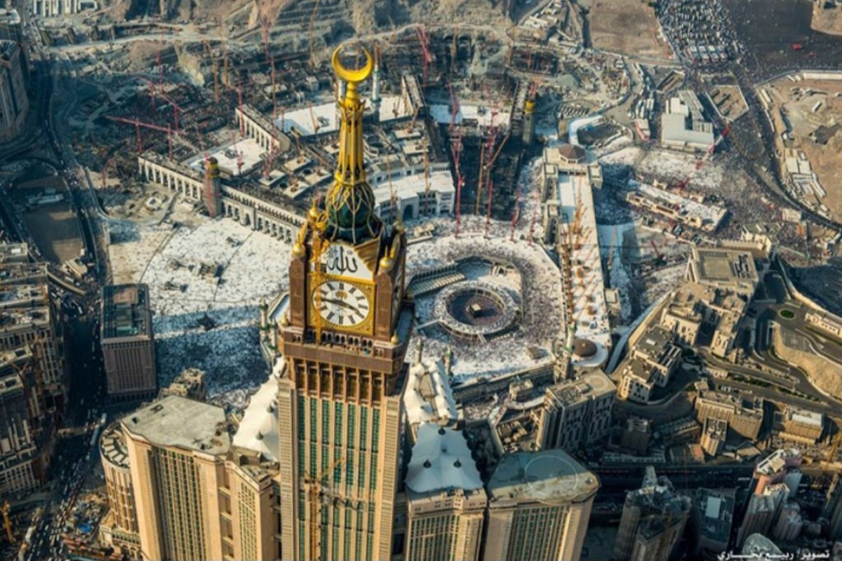 Zam Zam Tower: Menara Megah yang Memukau Dunia